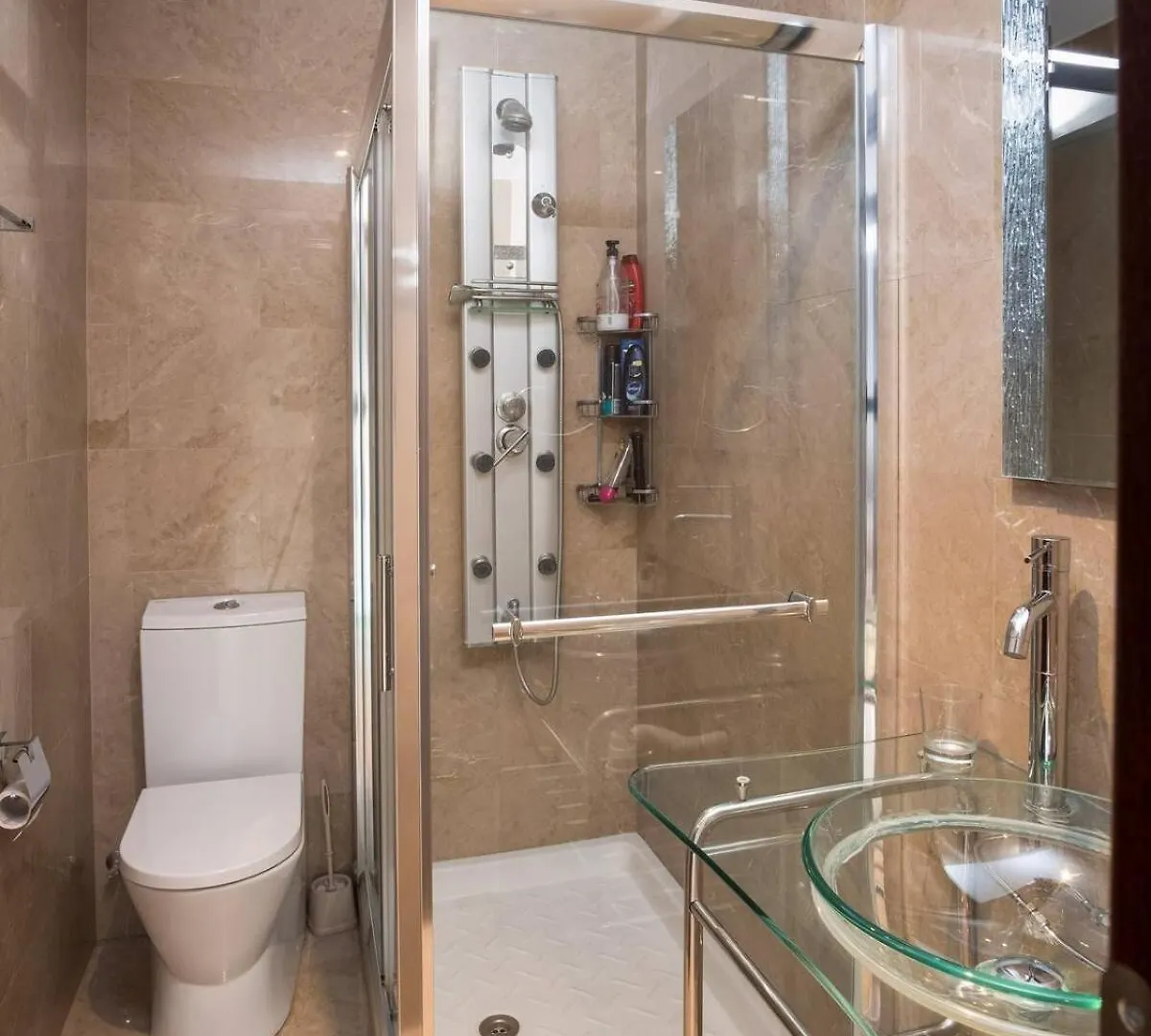 Holiday home Dios Ponte Finikoudes Beachfront Larnaca