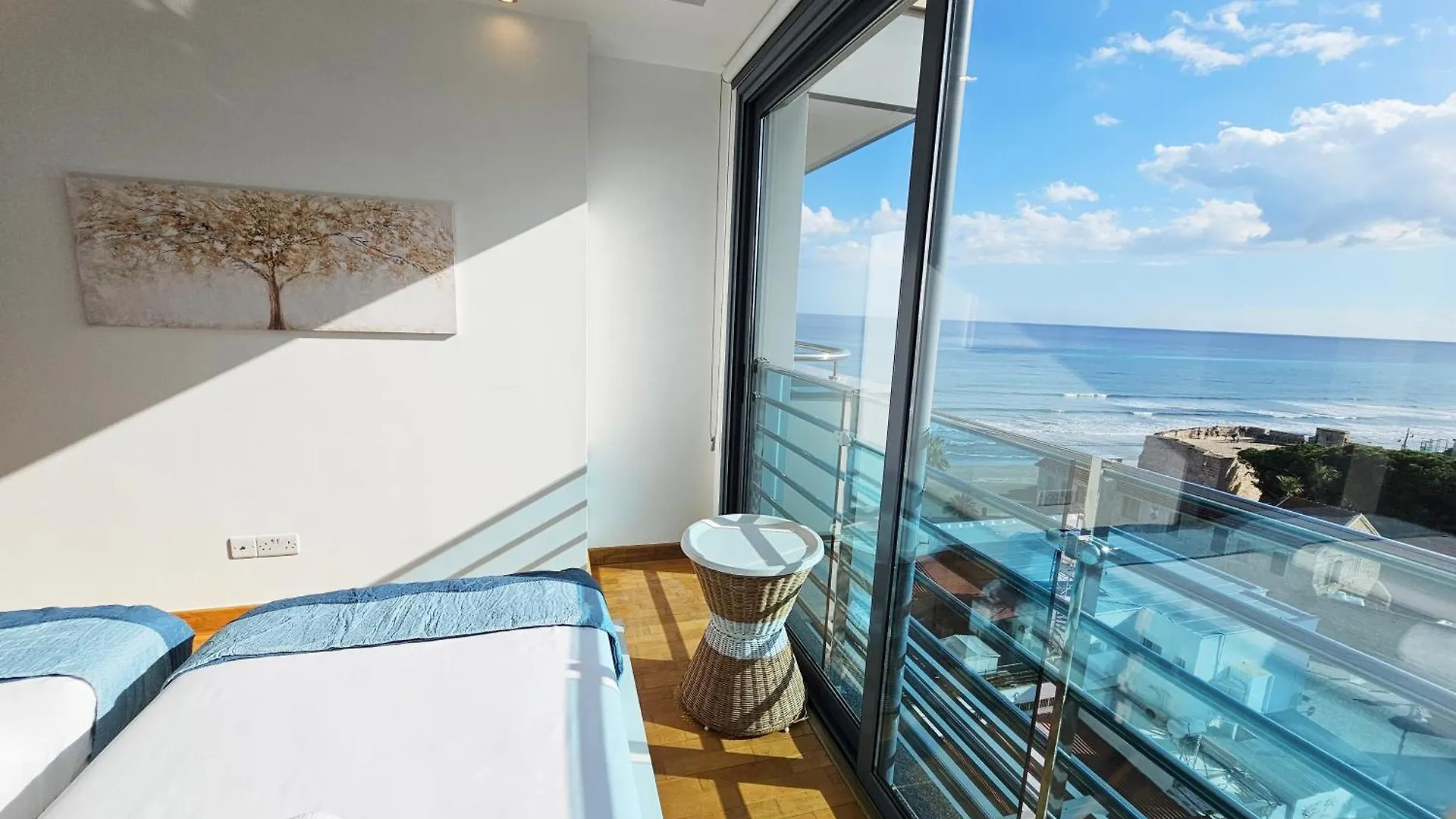 Dios Ponte Finikoudes Beachfront Larnaca Holiday home