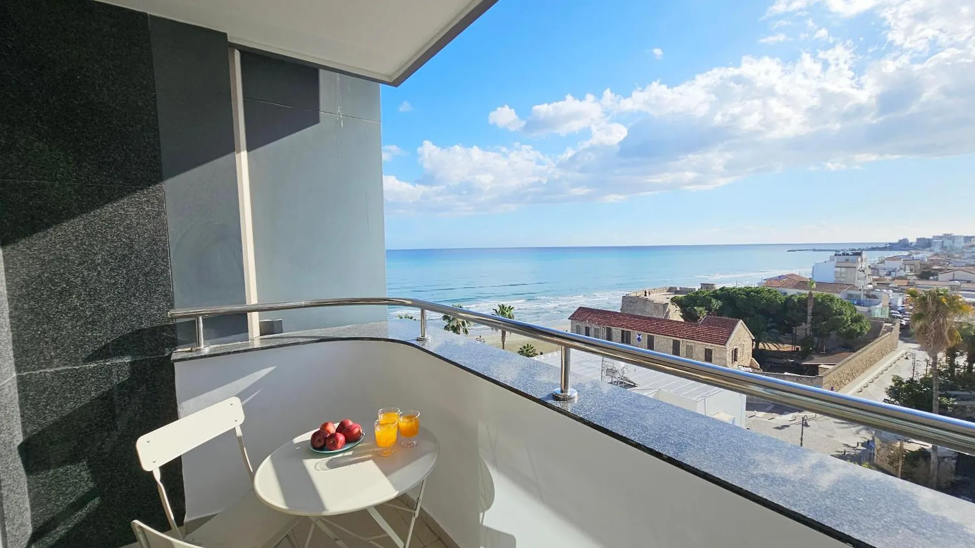 Dios Ponte Finikoudes Beachfront Larnaca 0*,  Cyprus
