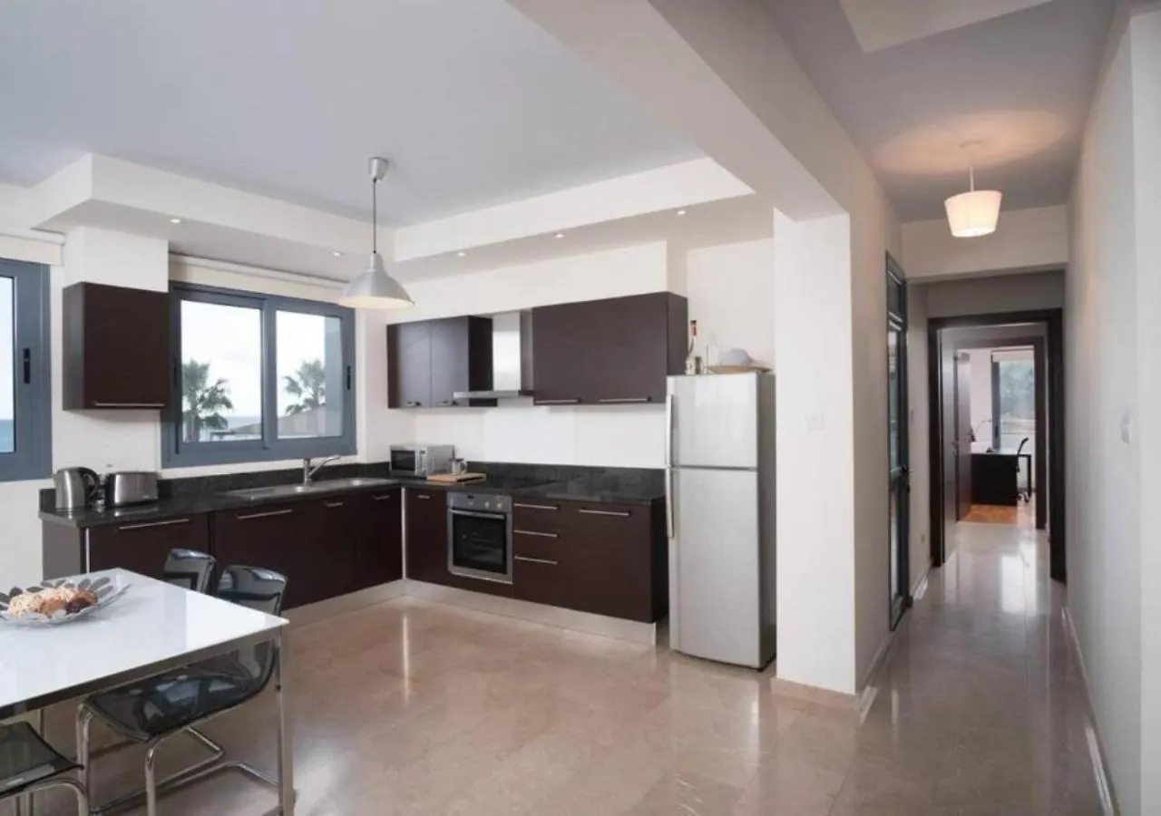 Case de vacanță Dios Ponte Finikoudes Beachfront Larnaca Cipru